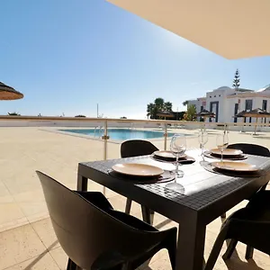 https://olhos-de-gua-1br-with-pool-ac-and-free-parking.hotelaalgarve.com